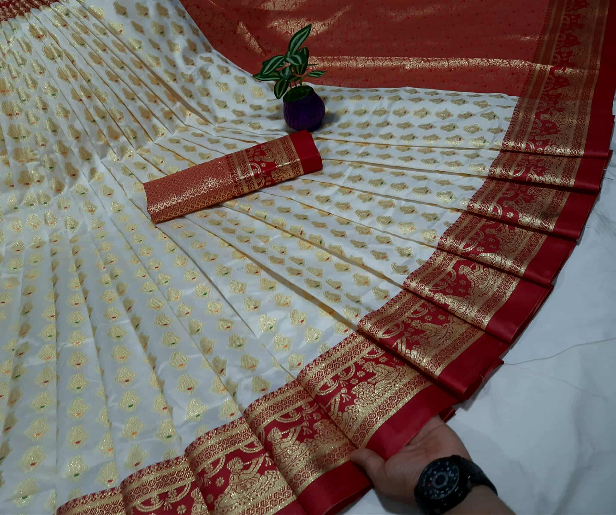 Dosomi Katan Saree(দশমী কাতান শাড়ি)