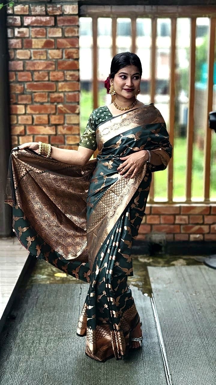 Rongpori Katan Saree (রংপরী কাতান শাড়ি) - Image 3