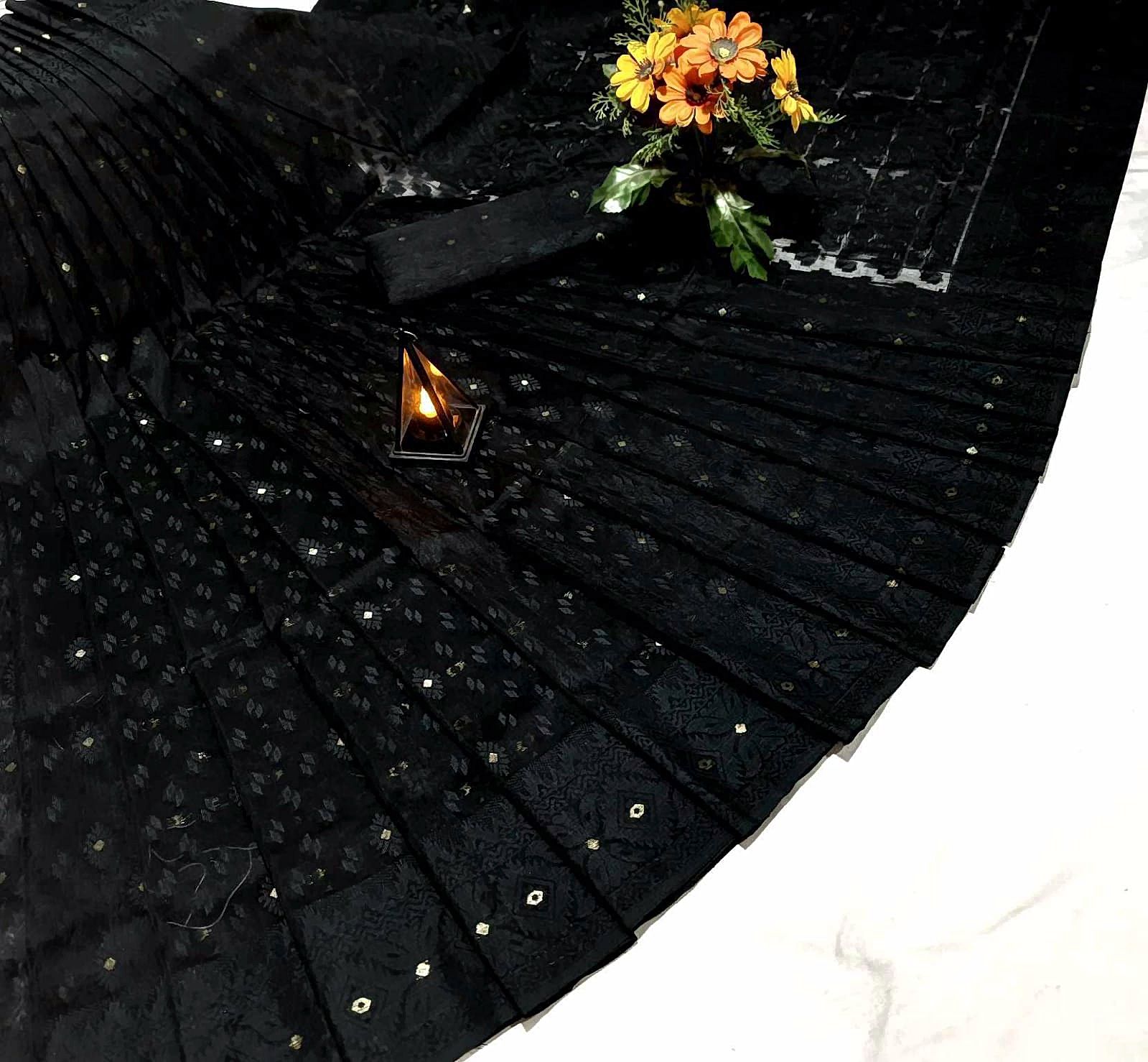 Kalo Jamdani Saree (কালো জামদানী শাড়ি) - Image 4